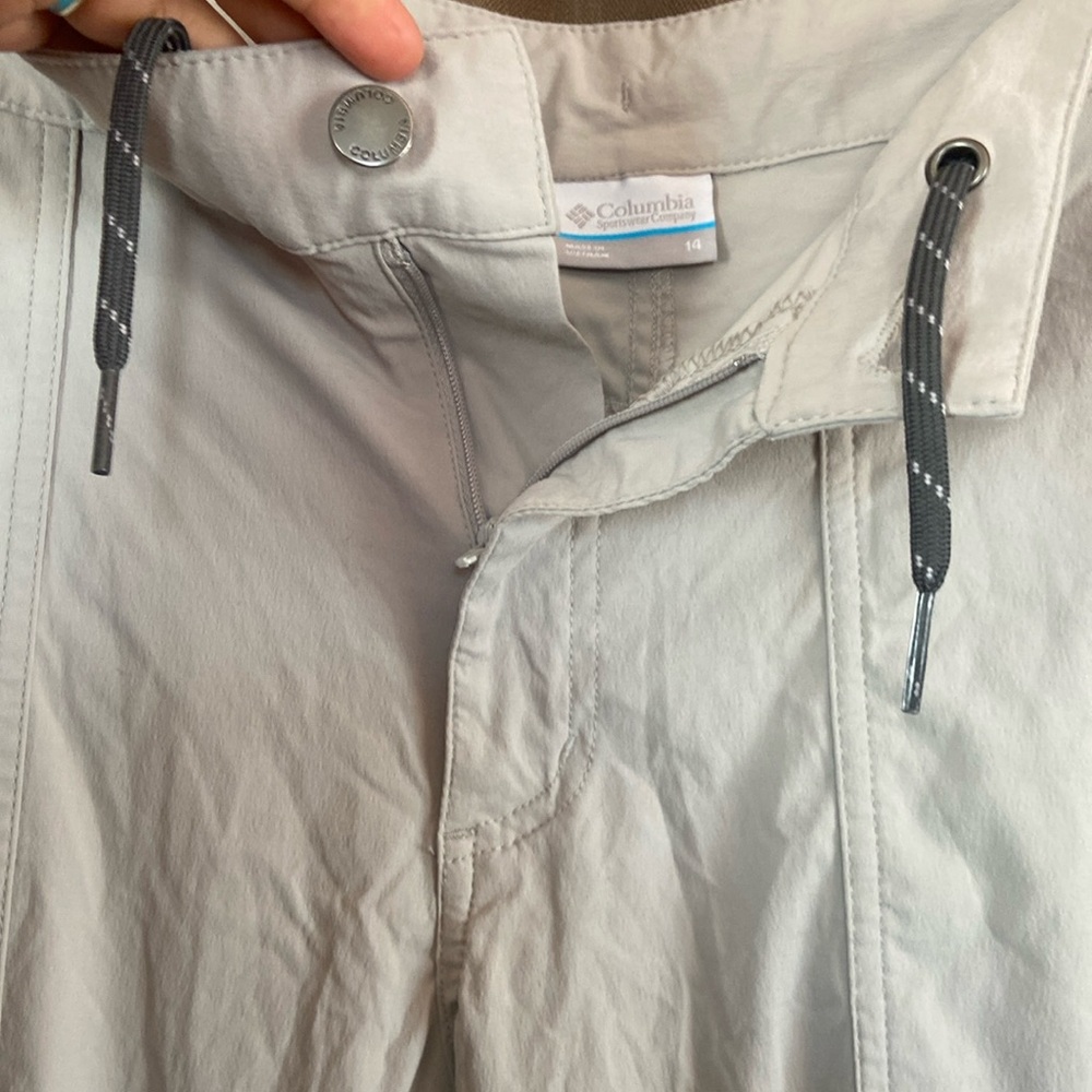 Columbia Women’s Capri Style Outdoor Pants - Picture 8 of 11